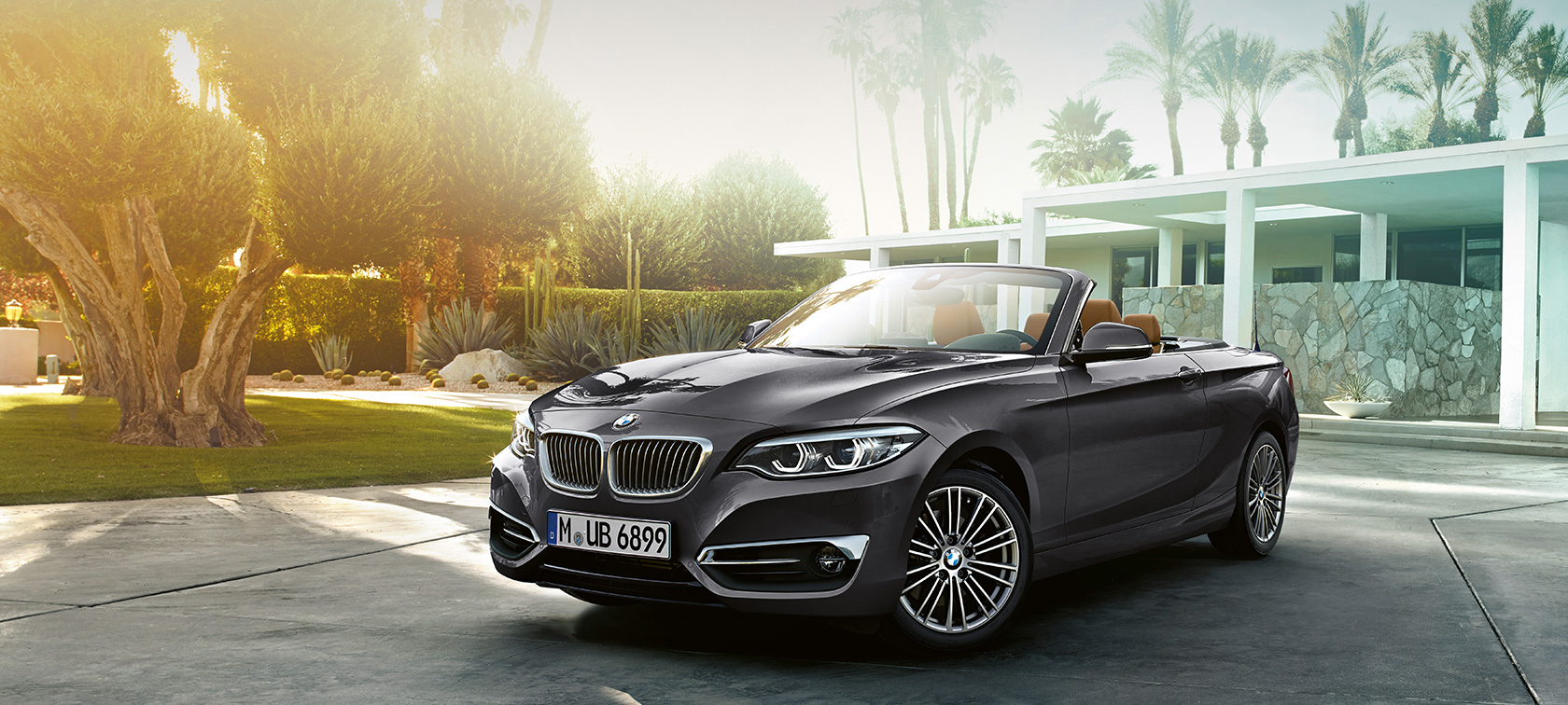 BMW 2-serie Cabriolet, set forfra let drejet BMW 2-serie Cabriolet, set forfra let drejet