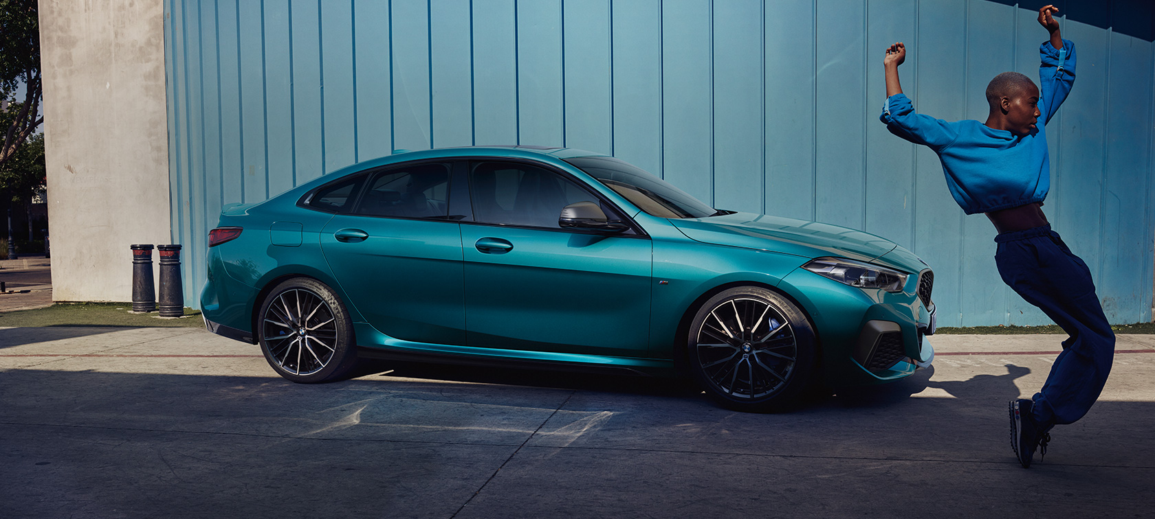 Tilbud og serviceydelser til BMW 2-serie Gran Coupé Tilbud og serviceydelser til BMW 2-serie Gran Coupé Snapper Rocks Blue metallic F44 set fra siden