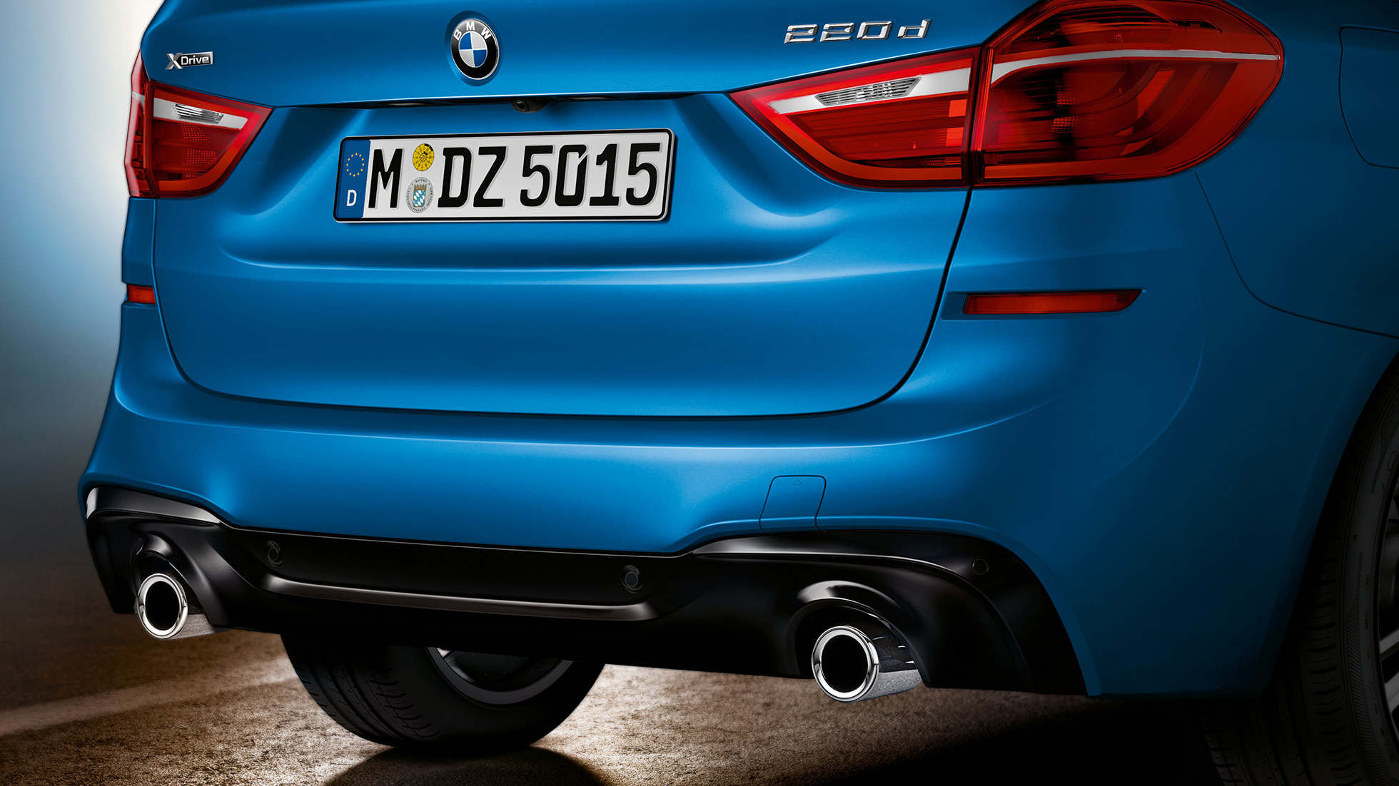 Bagparti BMW 2-serie Gran Tourer Bagparti BMW 2-serie Gran Tourer F46 Facelift 2018 Estoril Blue metallic nærbillede af bagende