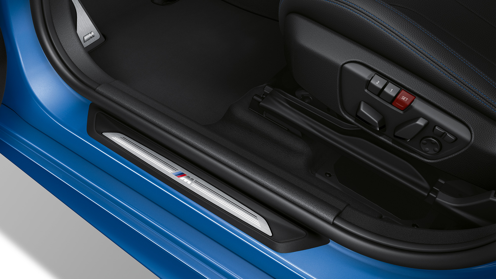 Indstigningslister BMW 2-serie Gran Tourer M Sport Indstigningslister BMW 2-serie Gran Tourer 220d xDrive M Sport F46 2018 Estoril Blue metallic nærbillede