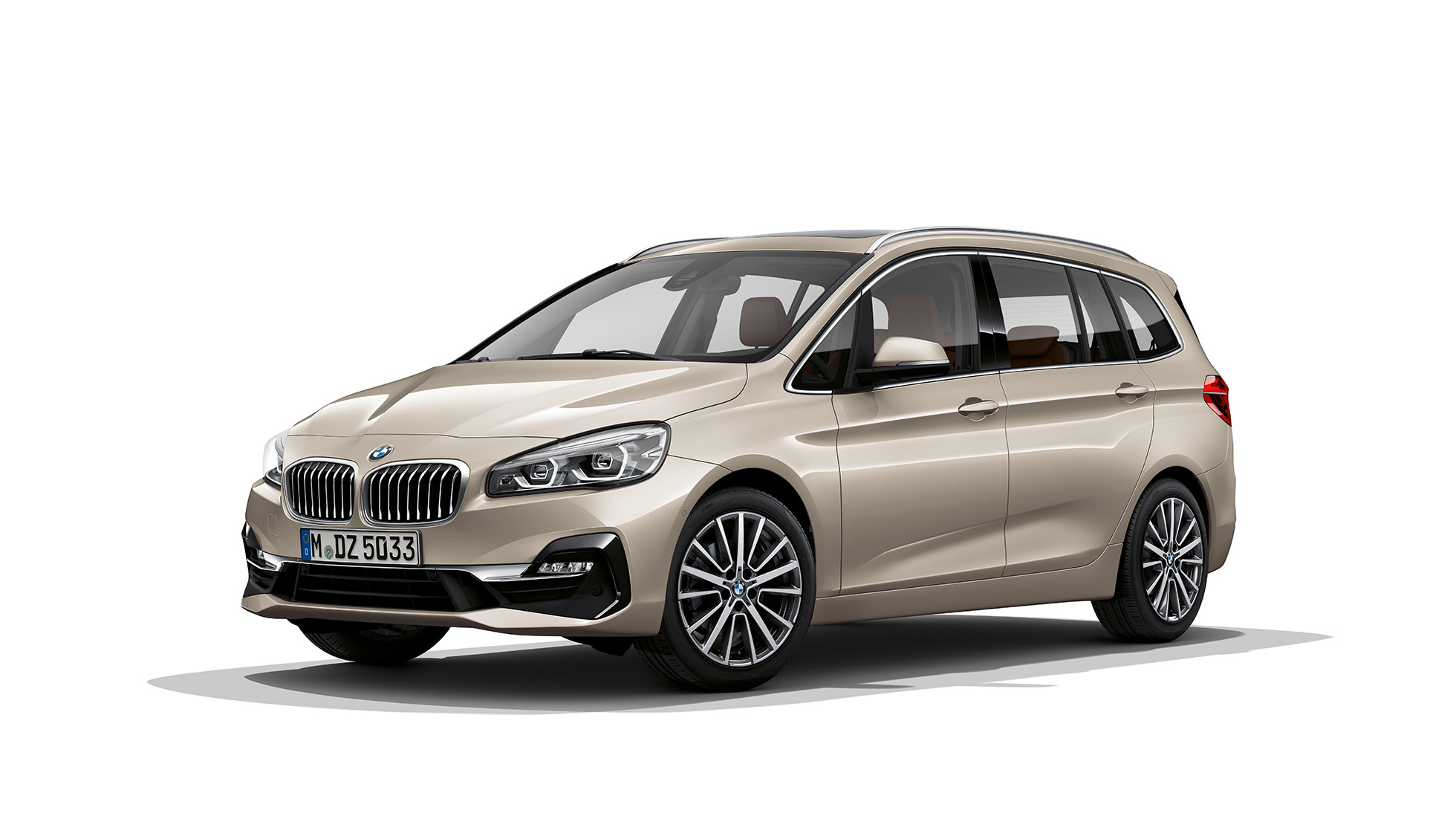 BMW 2-serie Gran Tourer Luxury Line set forfra let drejet BMW 2-serie Gran Tourer 218d xDrive Luxury Line F46 Facelift 2018 Jucaro Beige metallic set forfra let drejet