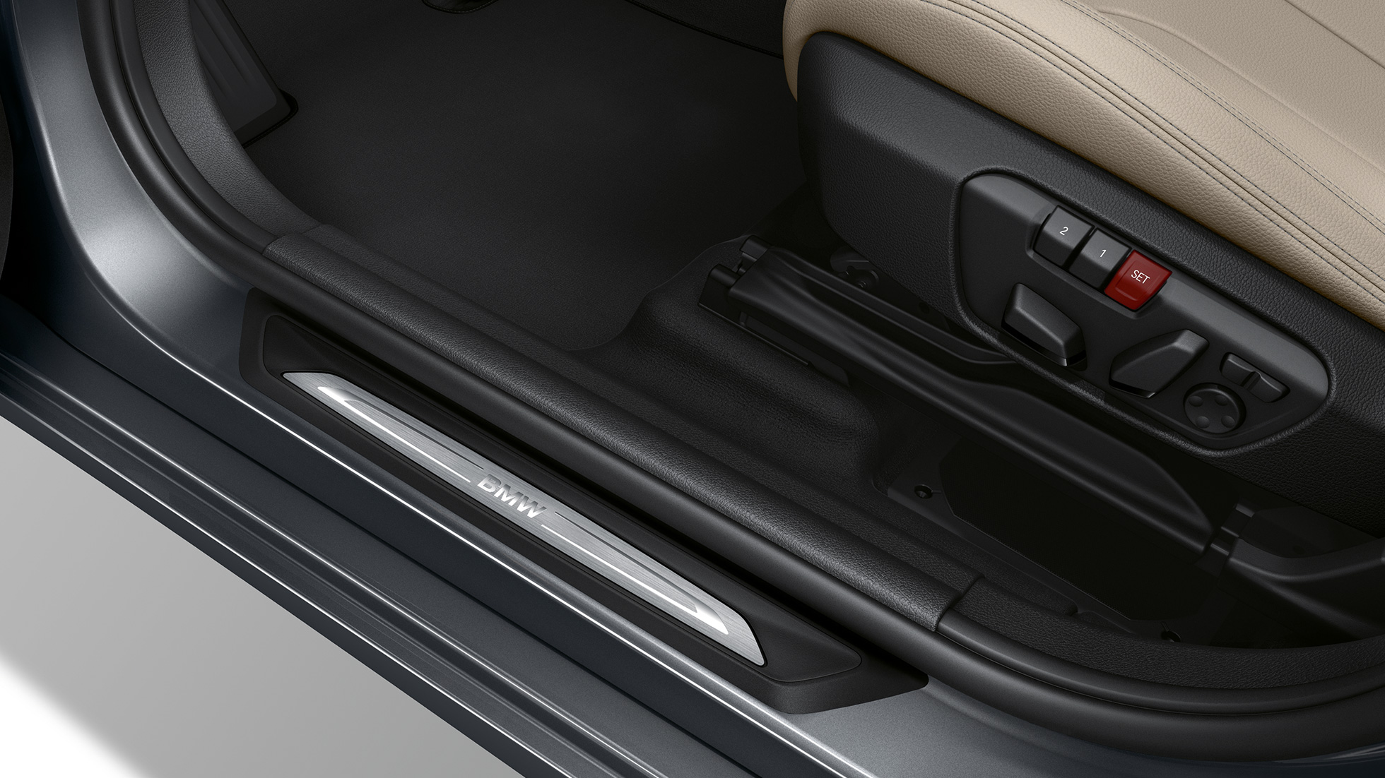 Indstigningslister BMW 2-serie Gran Tourer Sport Line Indstigningslister BMW 2-serie Gran Tourer 220d Sport Line F46 2018 Mineral Grey metallic nærbillede