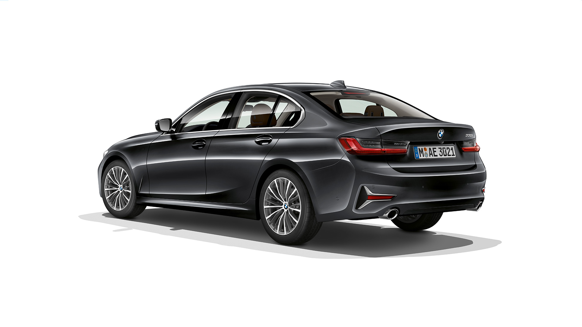 BMW 3-serie Sedan, Model Luxury Line-bagende. BMW 3-serie Sedan set bagfra let drejet, med Model Luxury Line-udstyr.