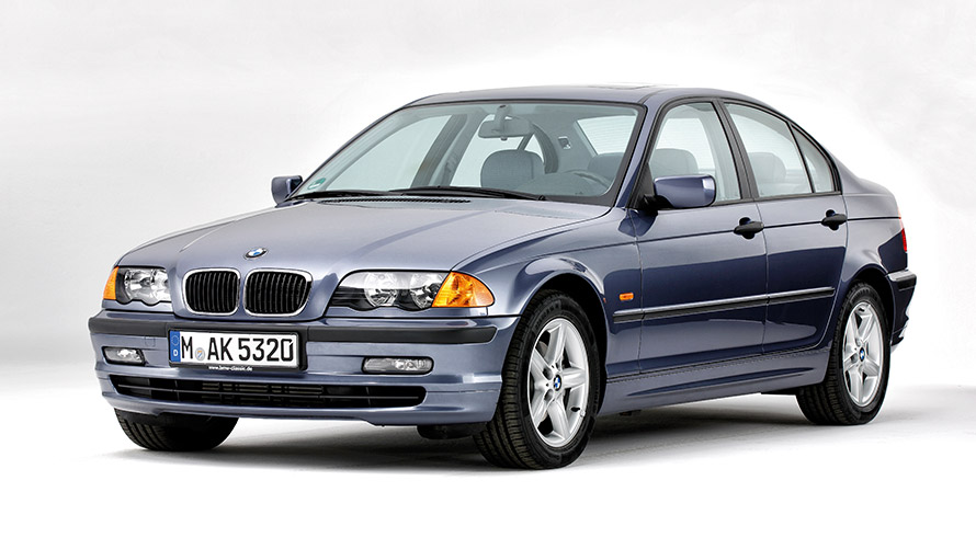 BMW 3-serie Sedan E46 fjerde generation set forfra let drejet BMW 3-serien BMW 3-serie Sedan E46 fjerde generation set forfra let drejet