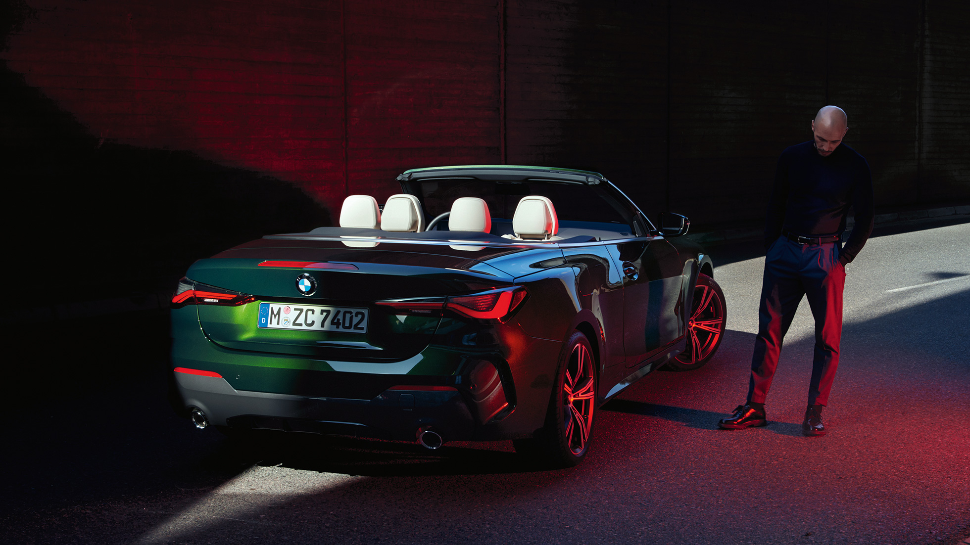 BMW 4-serie Cabriolet G23 2020 set bagfra let drejet med baglygter BMW 4-serie Cabriolet G23 2020 Sanremo Green metallic set bagfra let drejet med baglygter