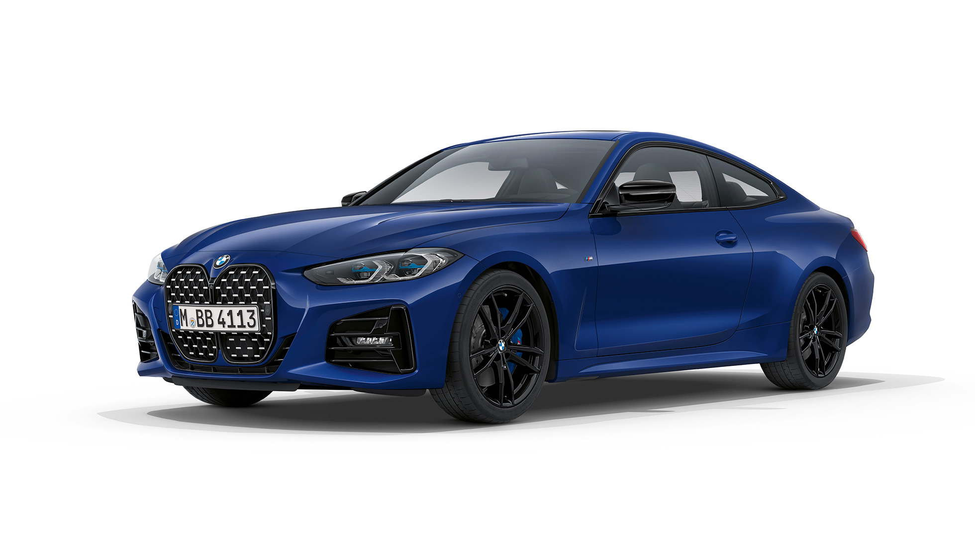 BMW 4-serie Coupé M sportspakke G22 2020 BMW 4-serie Coupé G22 2020 M sportspakke Arctic Race Blue metallic set forfra let drejet