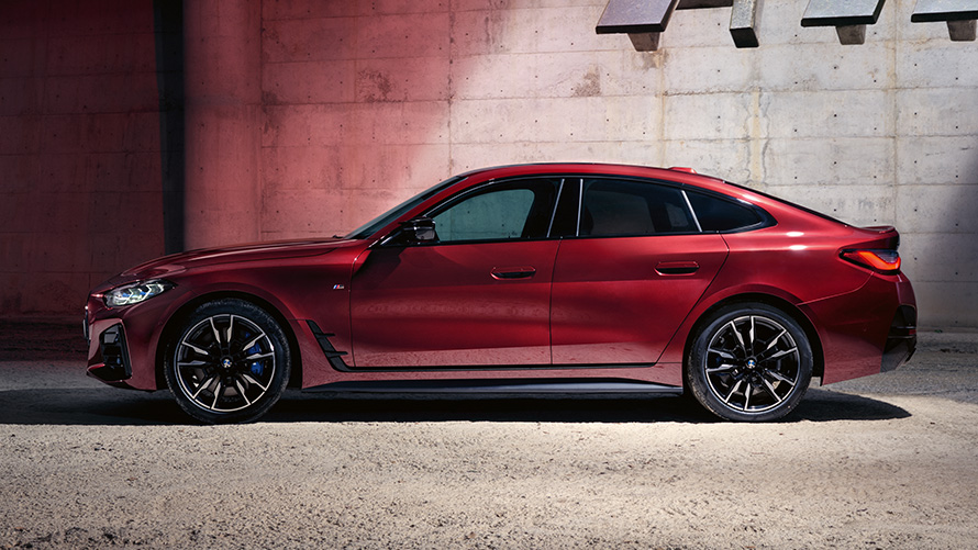 BMW 4-serie Gran Coupé G26 BMW Individual Aventurin Red metallic set fra siden BMW 4-serie Gran Coupé G26 BMW Individual Aventurin Red metallic set fra siden