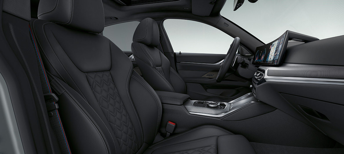 Læderpakke 'Merino' i sort BMW 4-serie Gran Coupé G26 2021 kabine BMW Individual udvidet læderpakke 'Merino' i sort BMW 4-serie Gran Coupé G26 2021 kabine cockpit