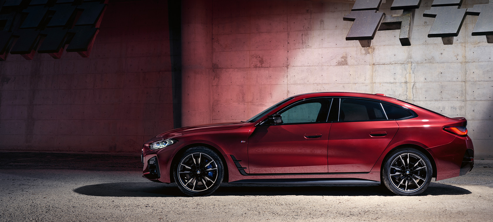 BMW 4-serie Gran Coupé G26 2021 BMW Individual Aventurin Red metallic