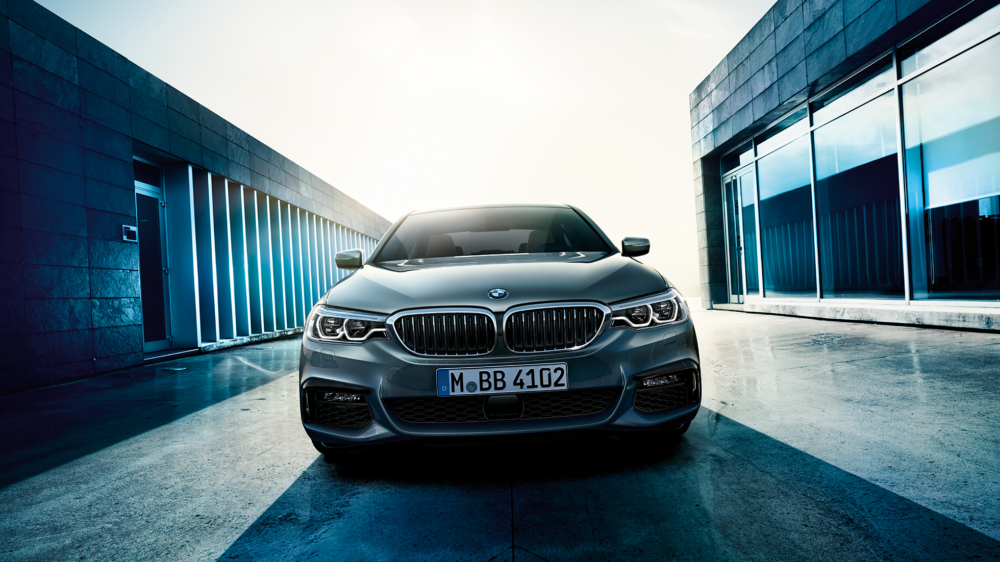 Eksteriør BMW 5-serie Sedan Eksteriør BMW 5-serie Sedan højdepunkter 540i Sedan G30 Bluestone Metallic set forfra