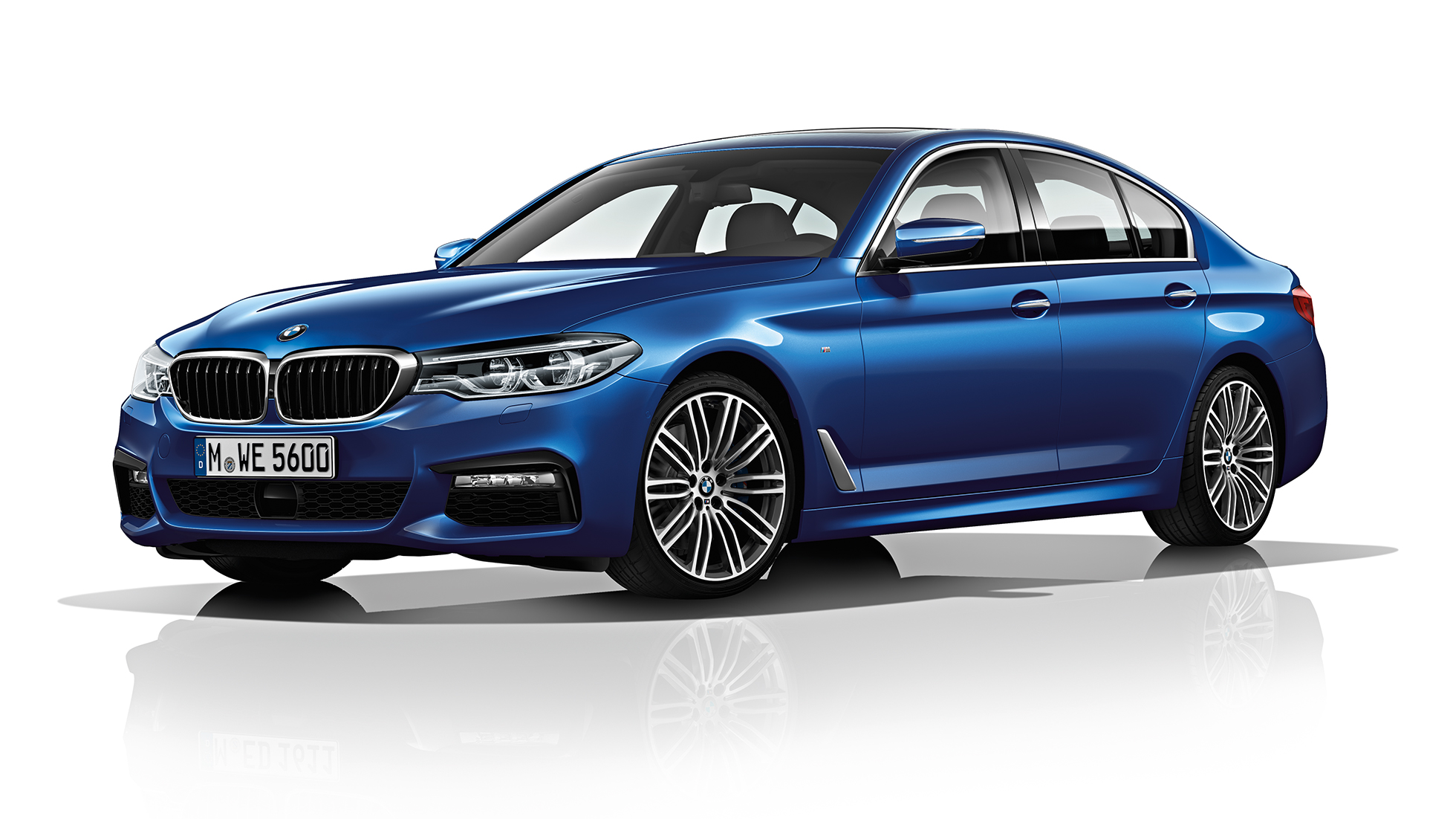 M sportspakke set forfra let drejet BMW 5-serie Sedan 540i Sedan M sportspakke BMW 5-serie Sedan 540i Sedan G30 Mediterranean Blue Metallic-set forfra let drejet