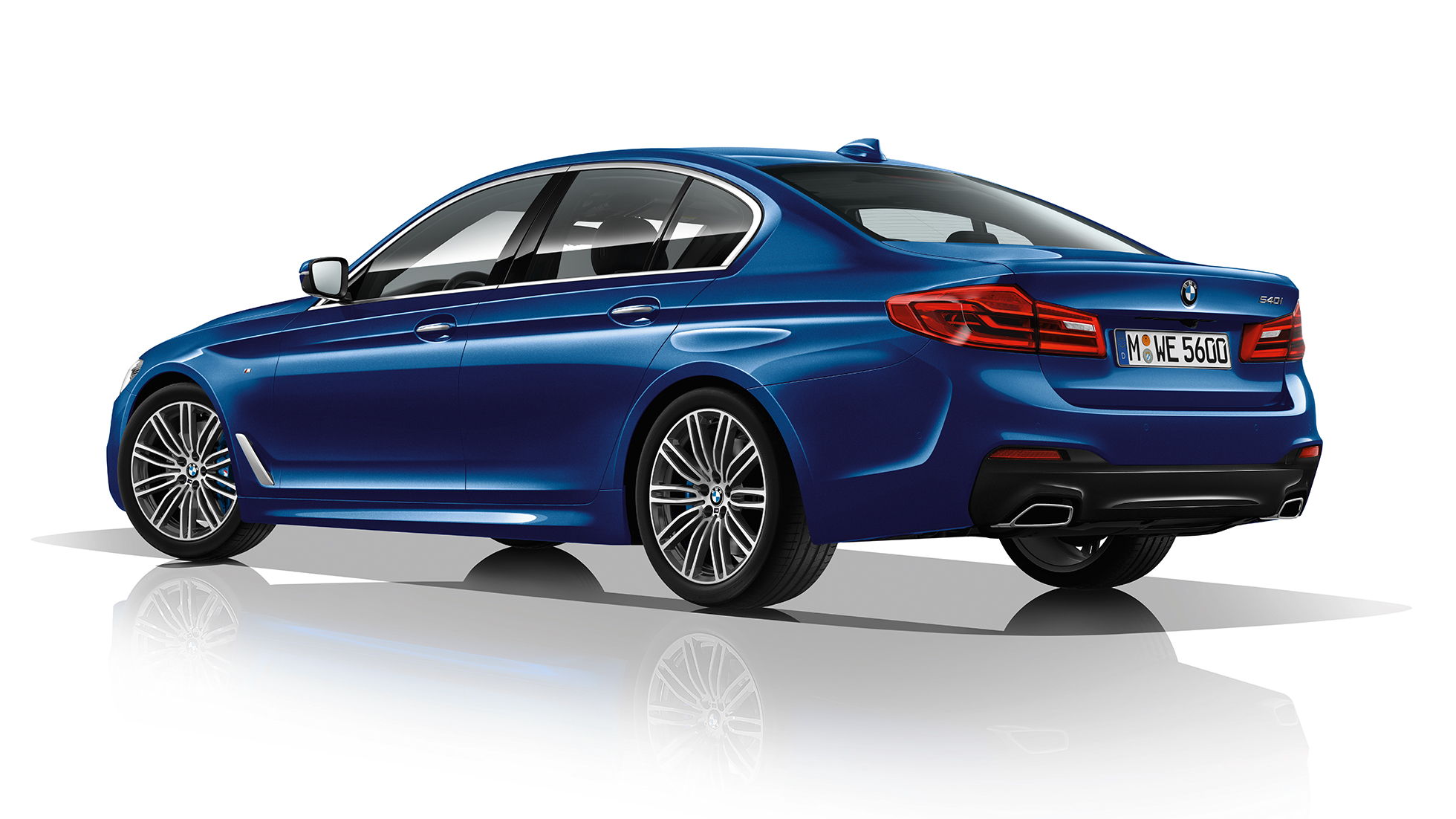 M sportspakke set bagfra let drejet BMW 5-serie Sedan 540i Sedan M sportspakke BMW 5-serie Sedan 540i Sedan G30 Mediterranean Blue Metallic-set bagfra let drejet