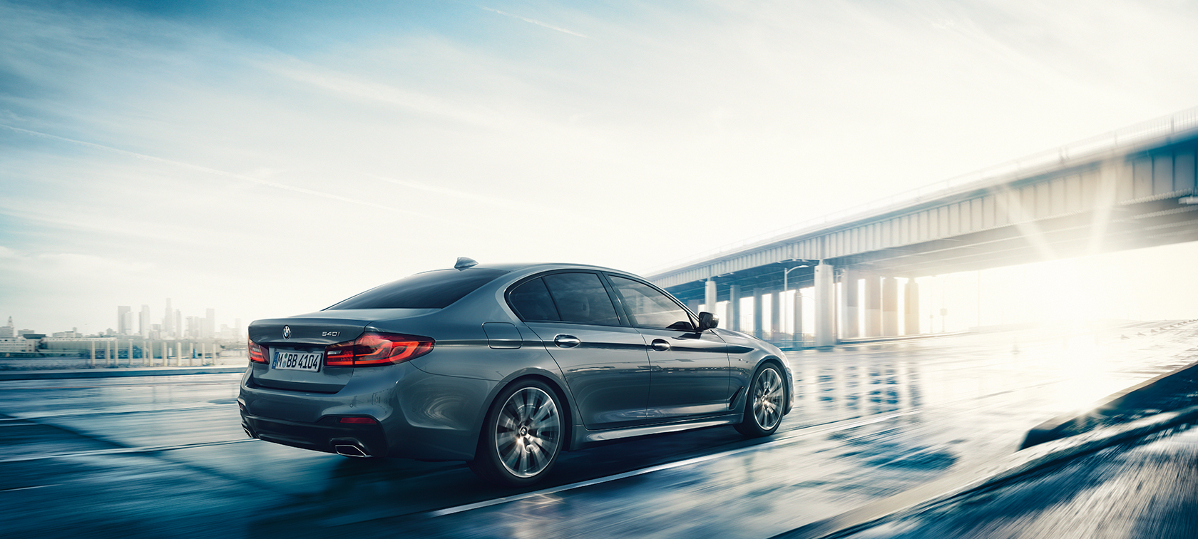 BMW 5-serie Sedan 540i Sedan BMW 5-serie Sedan 540i Sedan G30 Bluestone Metallic set bagfra let drejet