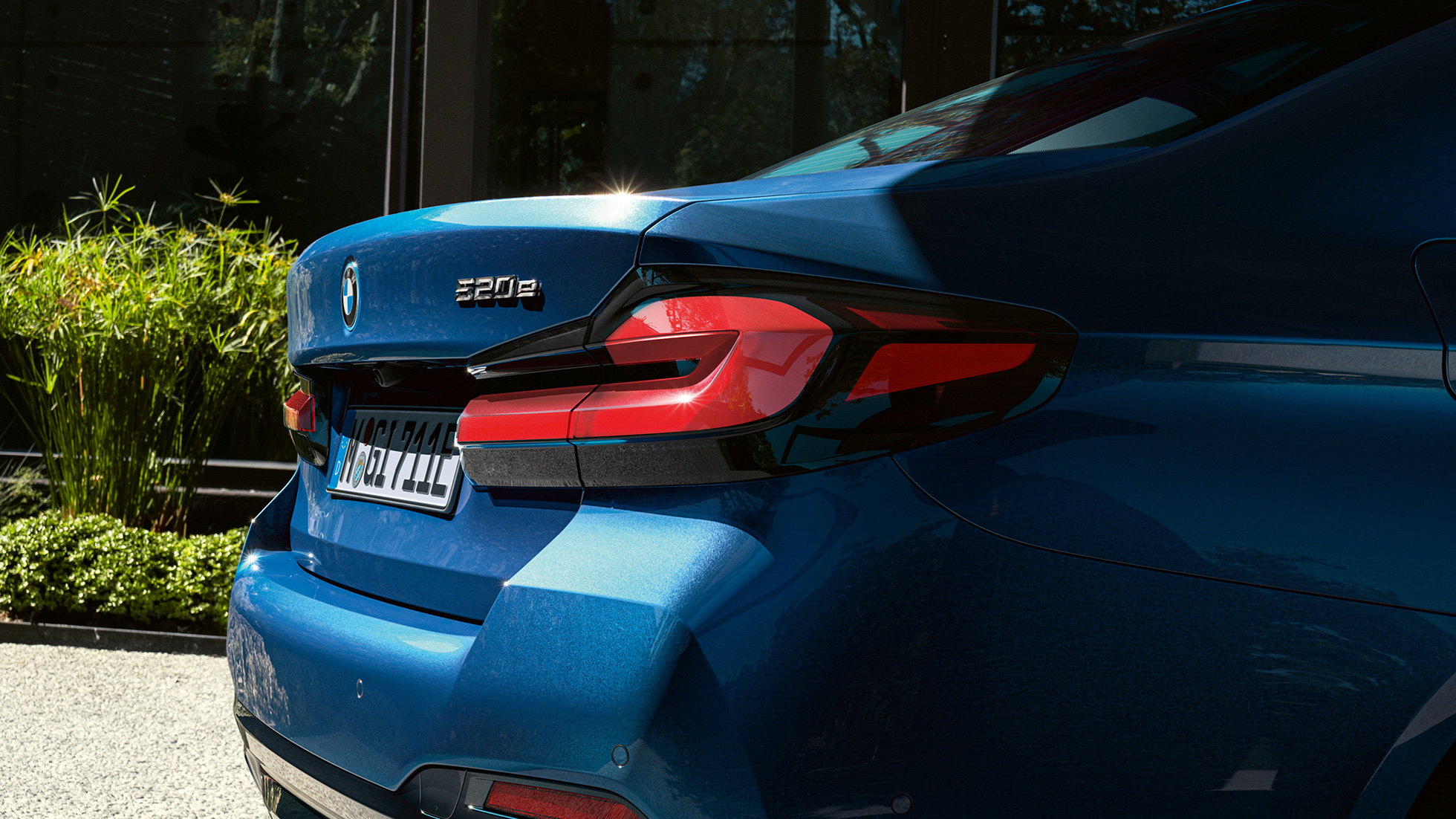 Baglygter i 3D-form BMW 5-serie Sedan G30 Baglygter i 3D-form BMW 5-serie Sedan G30 Facelift 2020 Phytonic Blue nærbillede af bagende