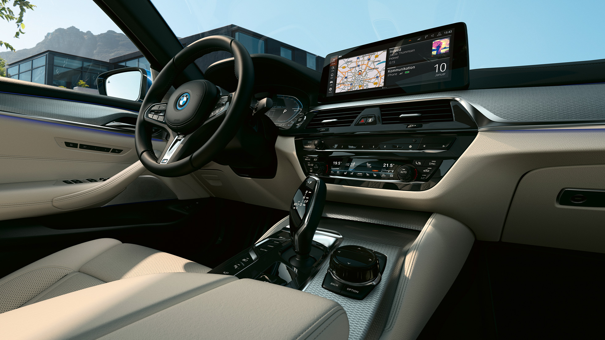 Interiør BMW 5-serie Sedan G30 Informationsdisplay og sportslæderrat BMW 5-serie Sedan G30 Facelift 2020 interiør