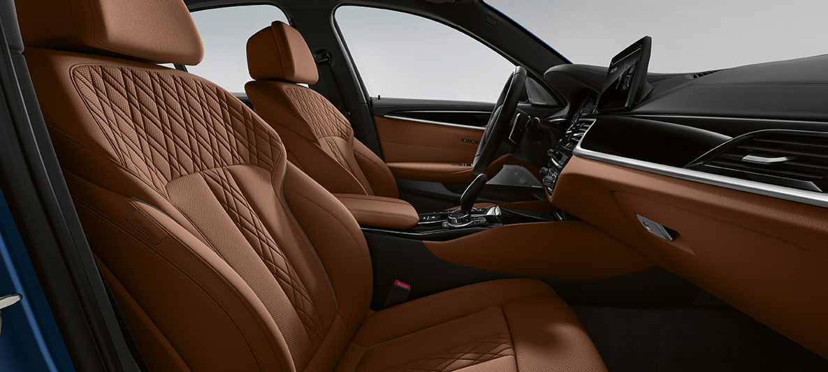 Hellæder BMW 5-serie Sedan G30 Individual interiør Hellæder BMW 5-serie Sedan Individual G30 Facelift 2020 interiør cockpit