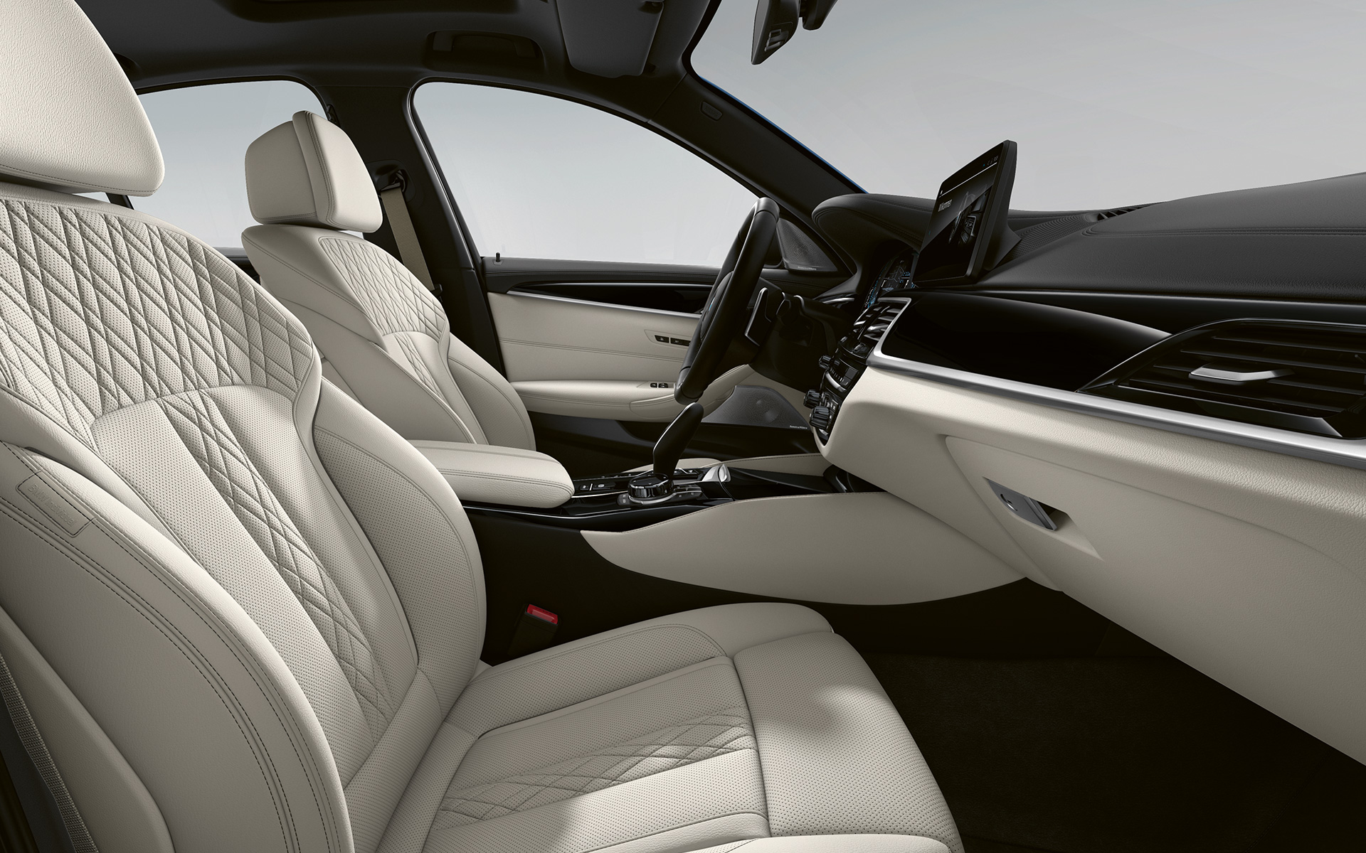 BMW 5-serie Sedan G30 Facelift 2020 indvendigt udstyr i BMW Individual fuld læderpakke 'Merino' | Smoke White BMW 5-serie Sedan G30 Facelift 2020 indvendigt udstyr i BMW Individual fuld læderpakke 'Merino' | Smoke White