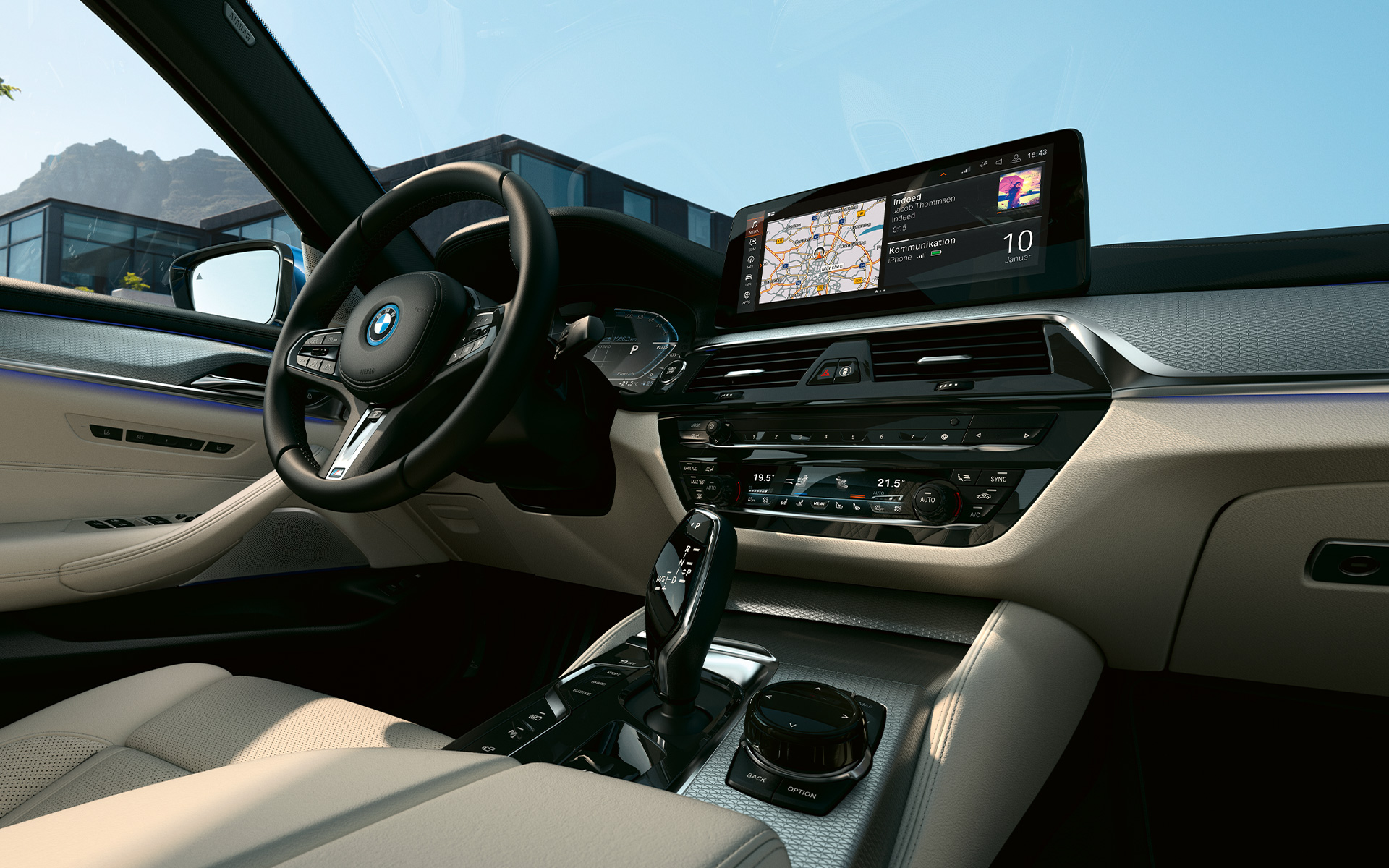 Interiør BMW 5-serie Sedan G30 Informationsdisplay og sportslæderrat BMW 5-serie Sedan G30 Facelift 2020 interiør