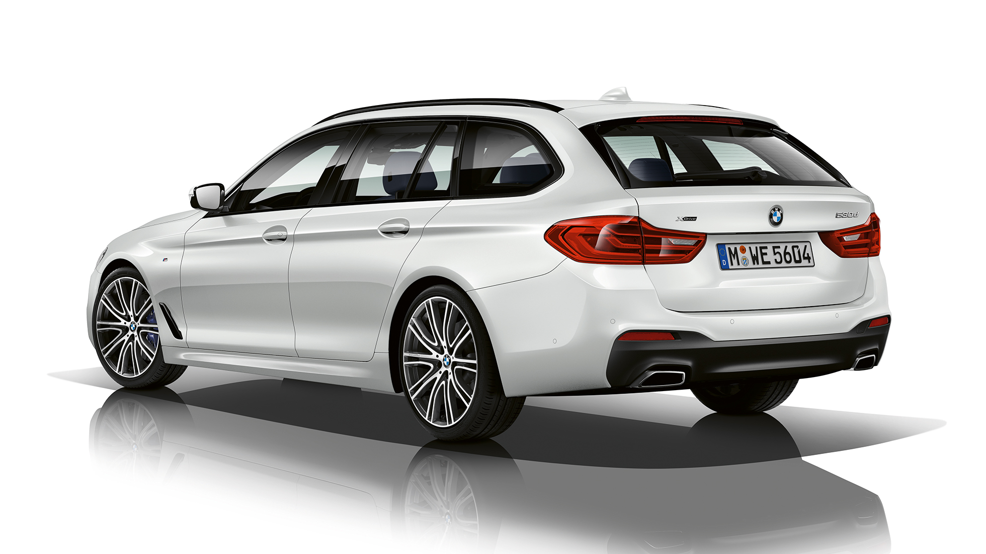 M sportspakke set bagfra let drejet BMW 5-serie Touring M sportspakke BMW 5-serie Touring 530d xDrive Touring G31 Alpine White set bagfra let drejet
