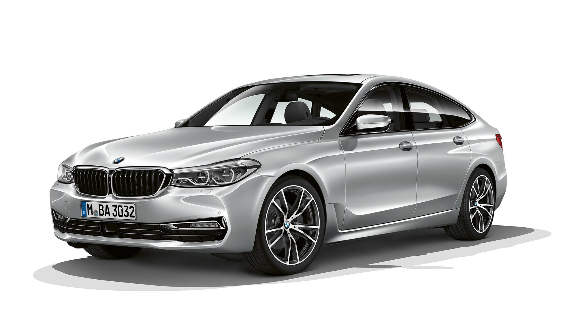 BMW 6-serie Gran Turismo G32 Sport Line set forfra let drejet BMW 6-serie Gran Turismo G32 2017 Sport Line Glacier Silver Metallic set forfra let drejet