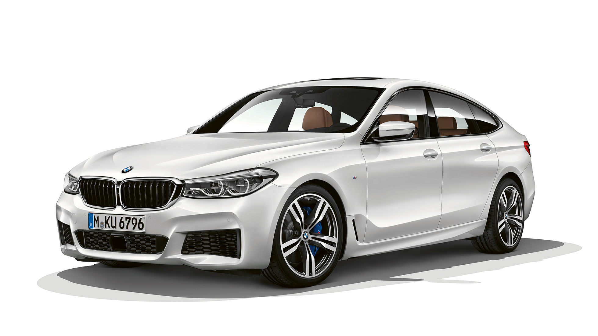 BMW 6-serie Gran Turismo G32 M Sportspakke set forfra let drejet BMW 6-serie Gran Turismo G32 2017 M Sportspakke Mineral White Metallic set forfra let drejet