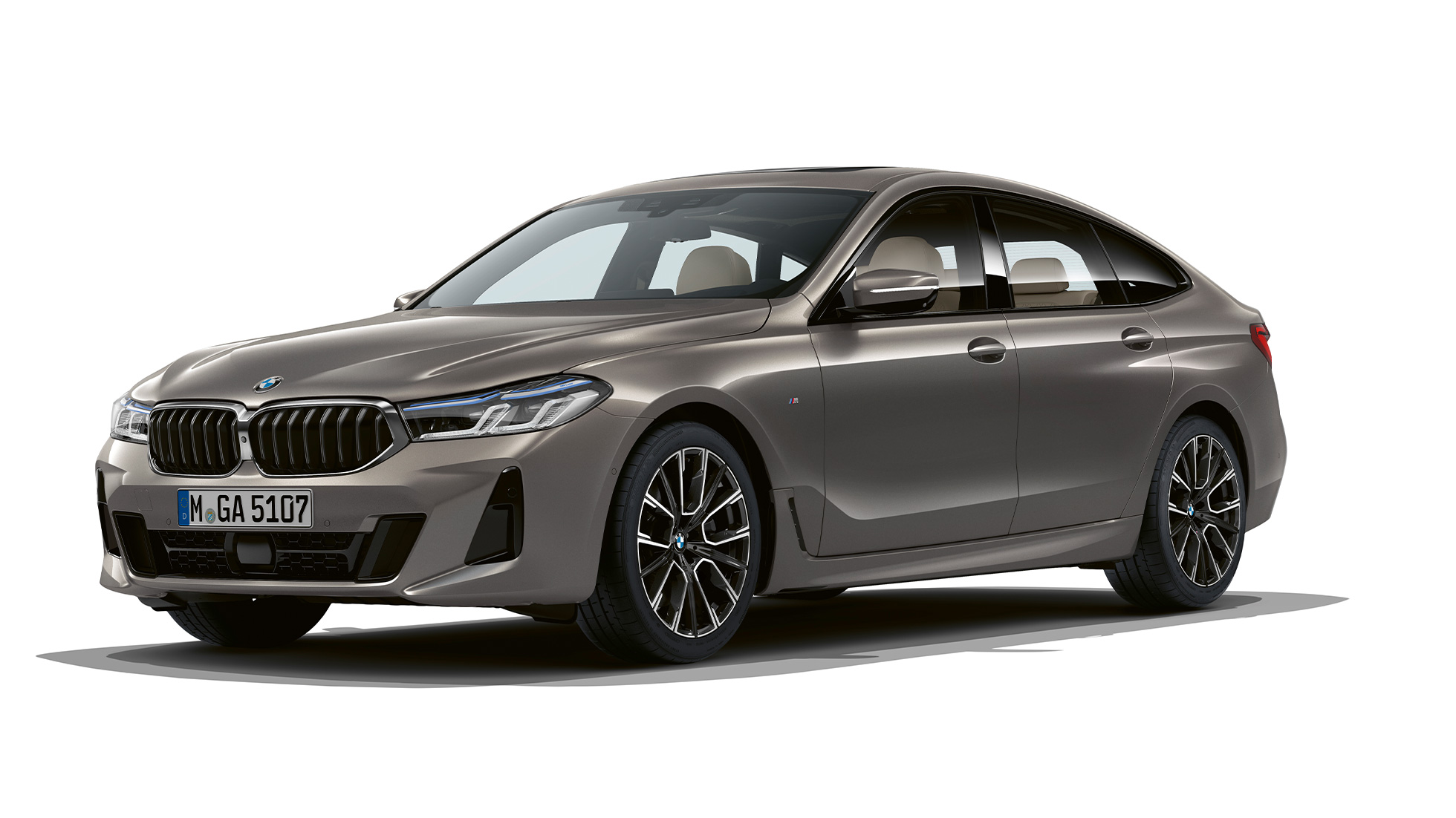 BMW 6-serie Gran Turismo M Sportspakke G32 2020 BMW 6-serie Gran Turismo G32 640i xDrive 2020 M Sportspakke Bernina Grey med raveffekt set forfra let drejet