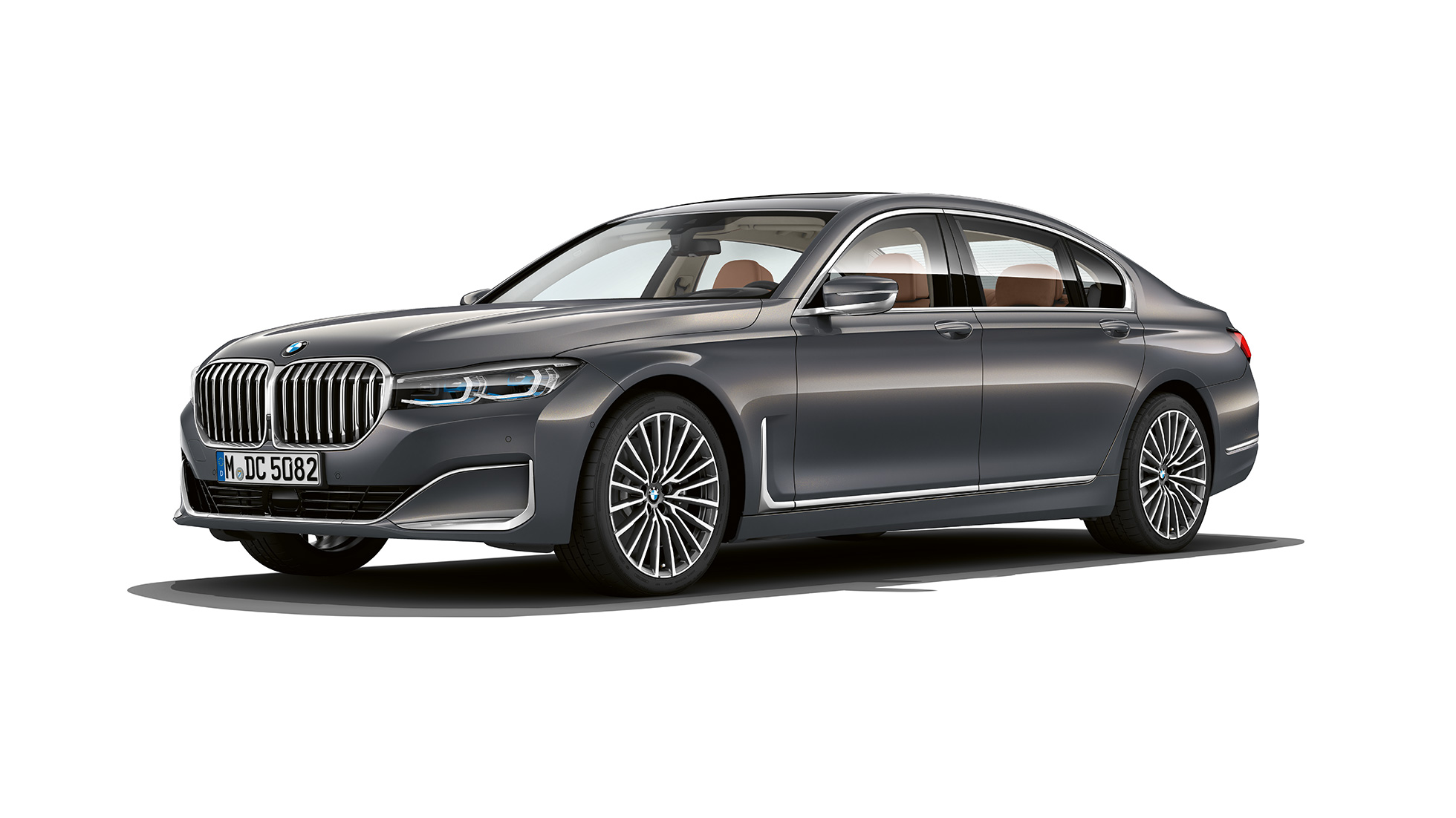 BMW 7-serie Sedan med eksteriør i Pure Excellence-design, set forfra let drejet Grå BMW 7-serie Sedan med eksteriør i Pure Excellence-design, set forfra let drejet