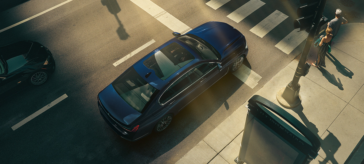 BMW Individual 7-serie Sedan, fugleperspektiv BMW Individual 7-serie Sedan i rød set i fugleperspektiv