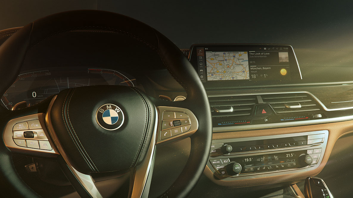BMW 7-serie Sedan BMW Remote Software Upgrade BMW Remote Software Upgrade: Nærbillede af instrumentpanel