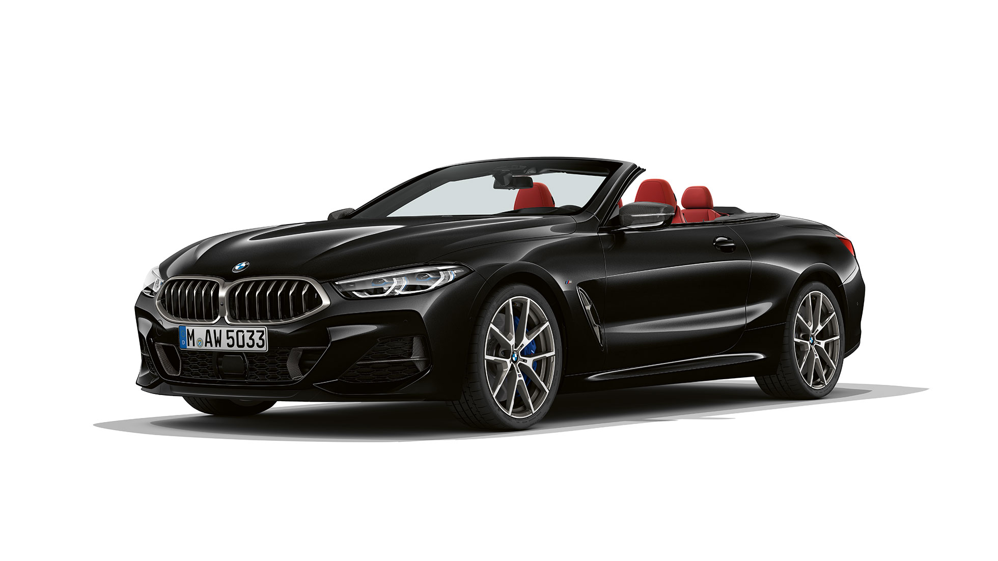 BMW M850i xDrive, Carbon Black Metallic, set forfra, let drejet.