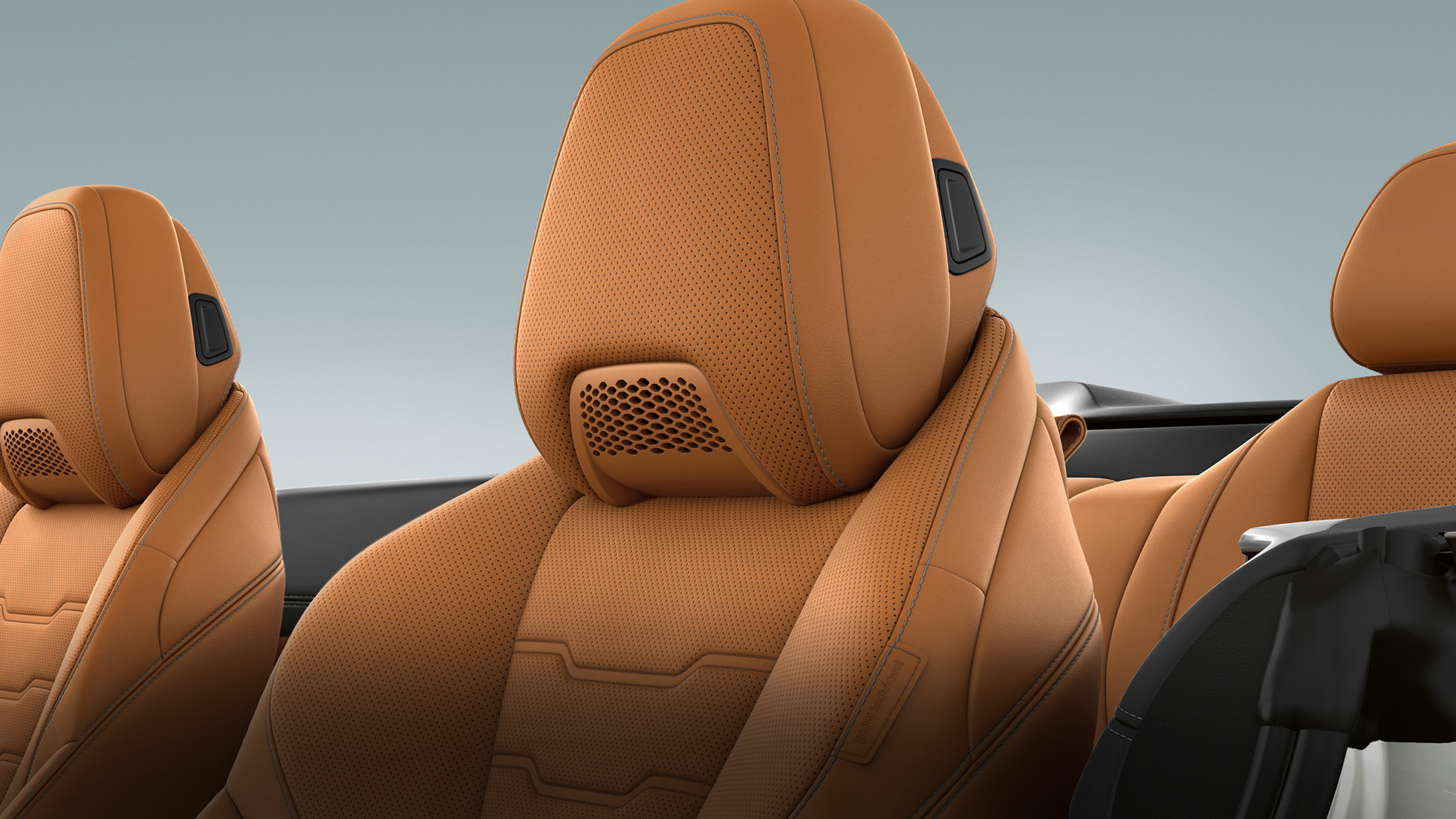 BMW M850i xDrive, multifunktionssæde i "Merino"-læder Cognac, med nakkevarme. BMW M850i xDrive, multifunktionssæde i "Merino"-læder Cognac, med nakkevarme.