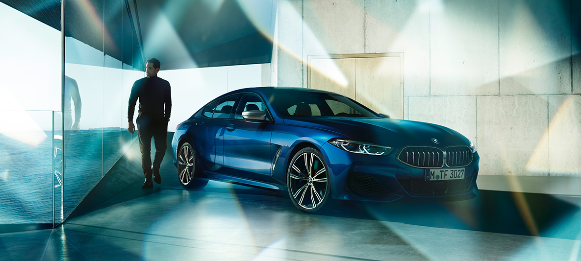 BMW Individual set forfra let drejet BMW 8-serie Gran Coupé BMW Individual set forfra let drejet