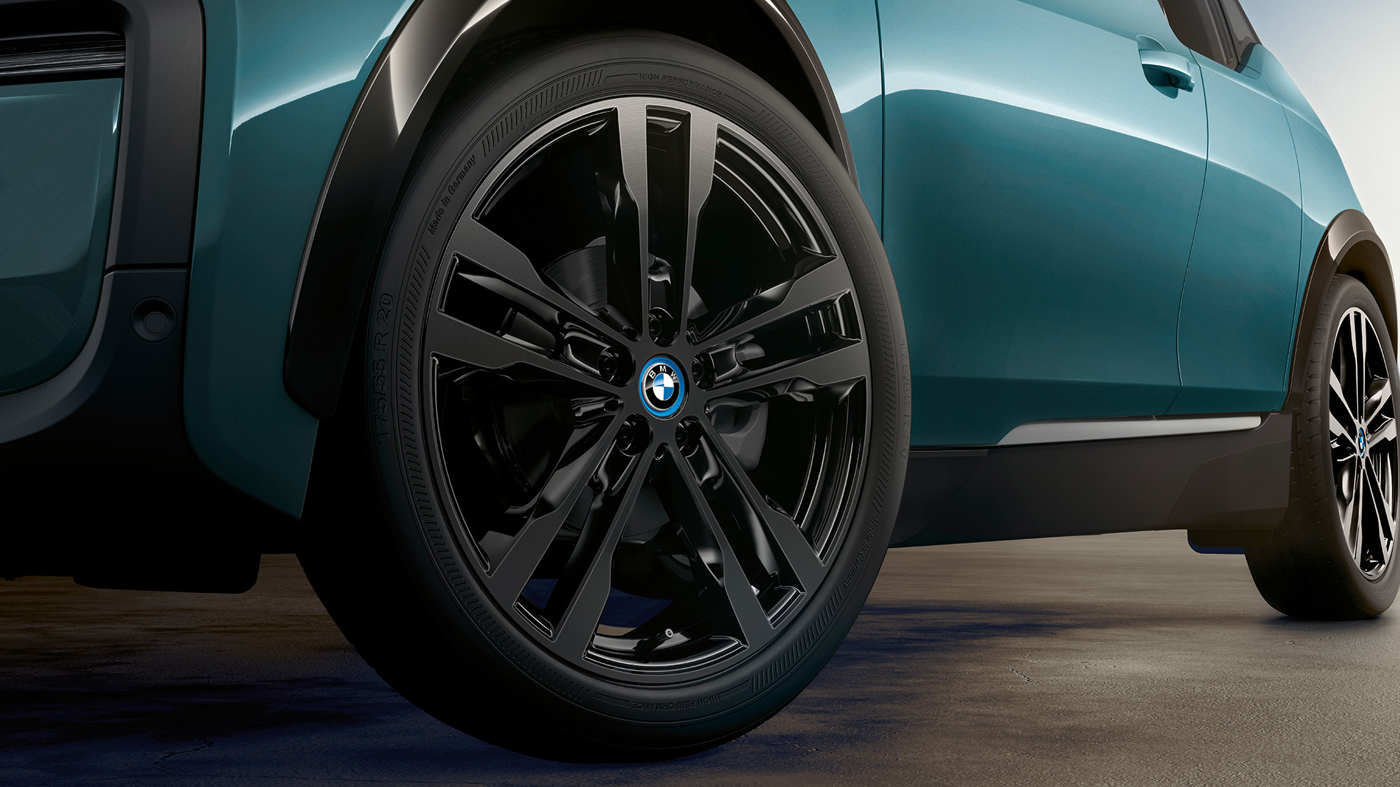 BMW i3 2018 letmetalfælg BMW i3 I01 2018 Jucaro Beige med detaljer i Frozen Grey metallic nærbillede letmetalfælge fælg