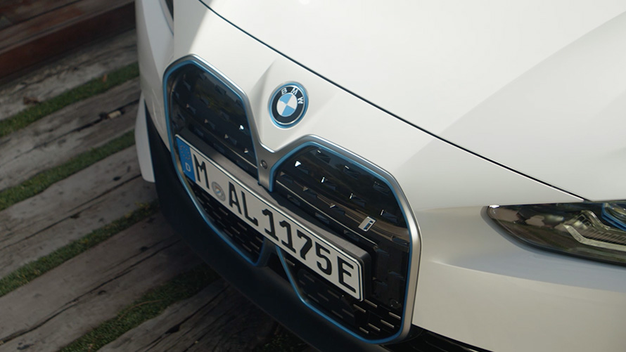 BMW i4 eDrive40 G26 2021 Mineral White eksteriørdesign i detaljer video BMW i4 eDrive40 G26 2021 Mineral White eksteriørdesign i detaljer video