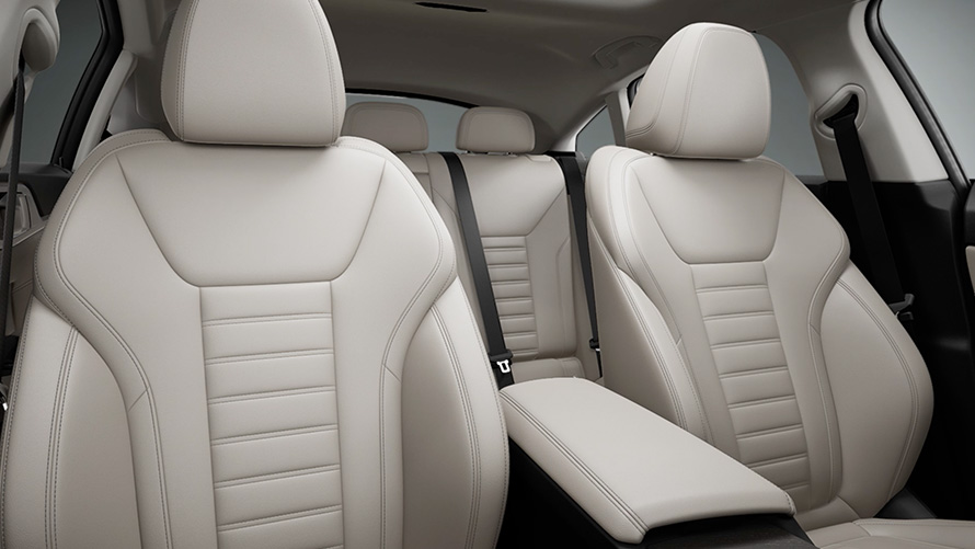 BMW i4 eDrive40 G26 2021 Mineral White designhøjdepunkter ved indvendigt udstyr i hovedtræk video BMW i4 eDrive40 G26 2021 Mineral White designhøjdepunkter ved indvendigt udstyr i hovedtræk video