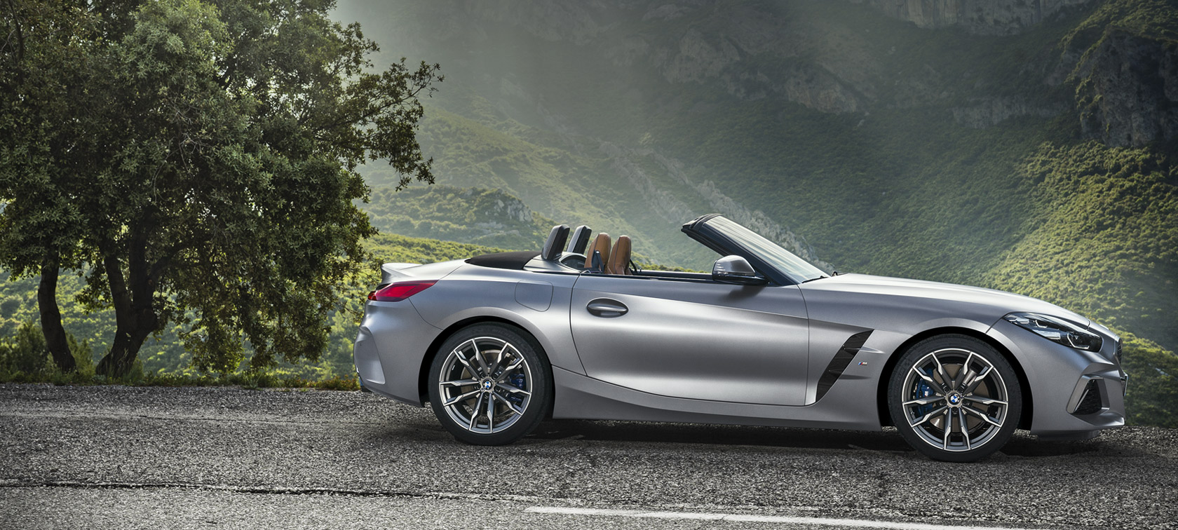BMW Z4 M40i Roadster G29 set fra siden