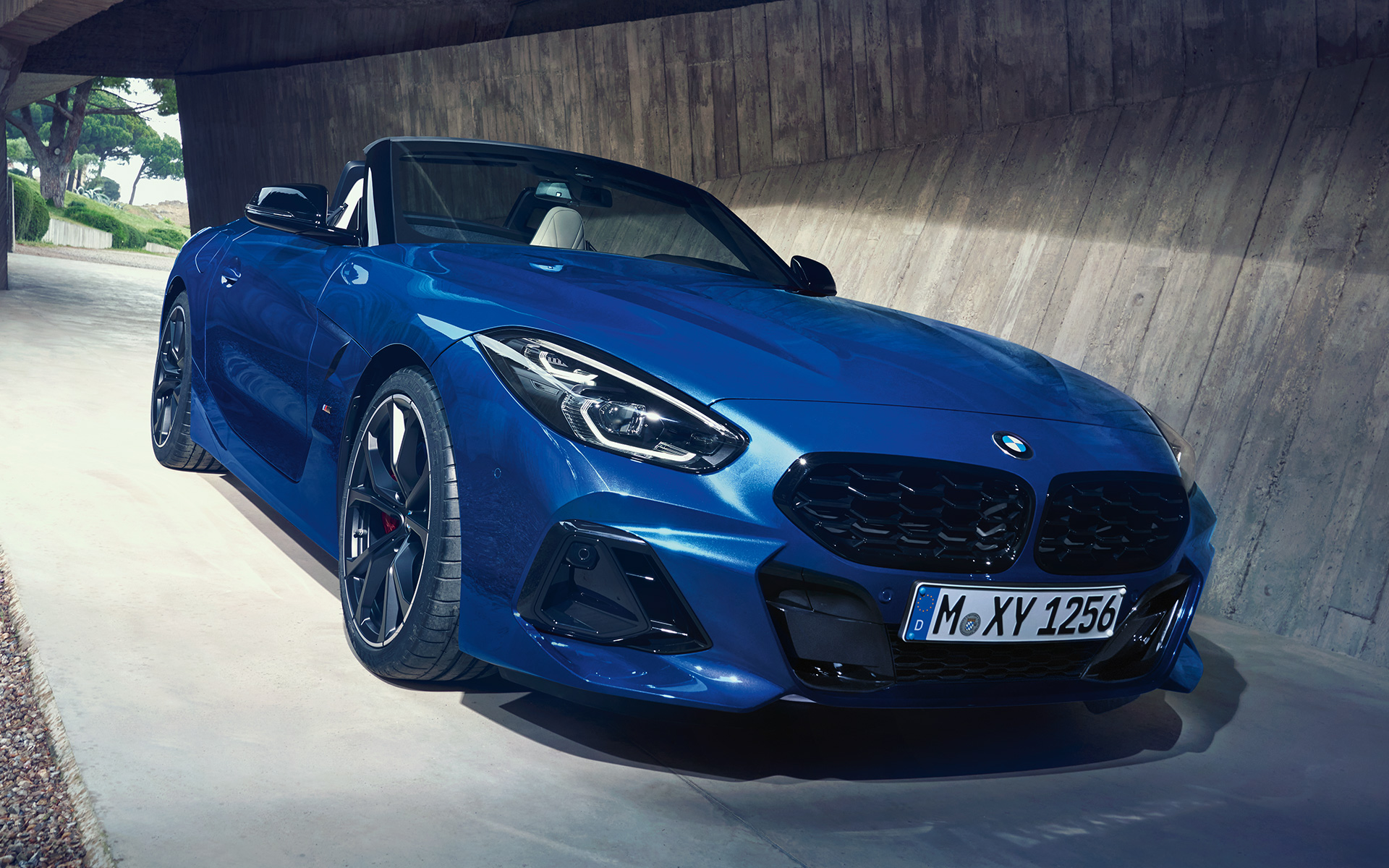 BMW Z4 M40i G29 2022 Portimaoblå, vist oppefra med åben kaleche