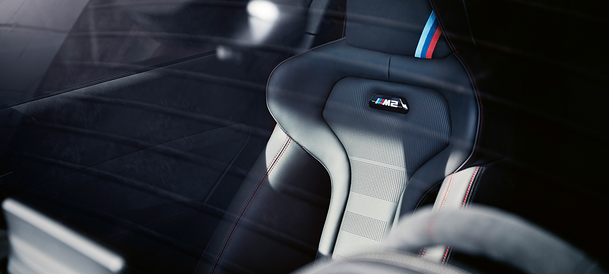 Sportssæder BMW M2 CS Sportssæder BMW M2 CS F87 Misano Blue Metallic nærbillede