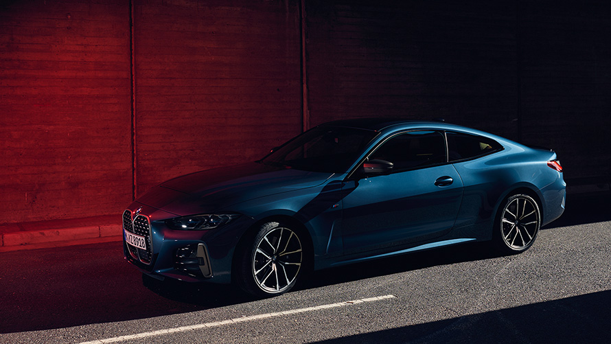 BMW M440i xDrive Coupé G22 2020 Arctic Race Blue metallic set forfra let drejet kørende