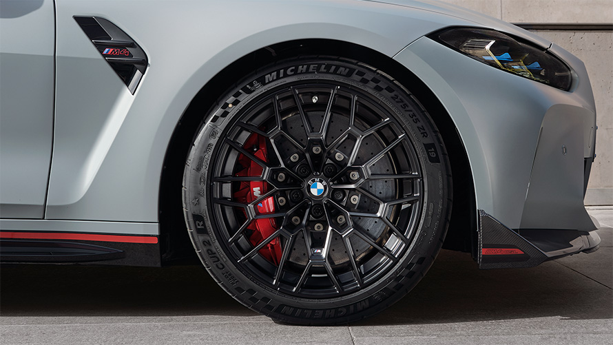 Ultra track-dæk på letvægtshjul eksklusivt til CSL BMW M4 CSL G82 BMW M4 CSL G82 BMW Individual speciallakering Frozen Brooklyn Grey metallic Ultra track-dæk på letvægtshjul eksklusivt til CSL