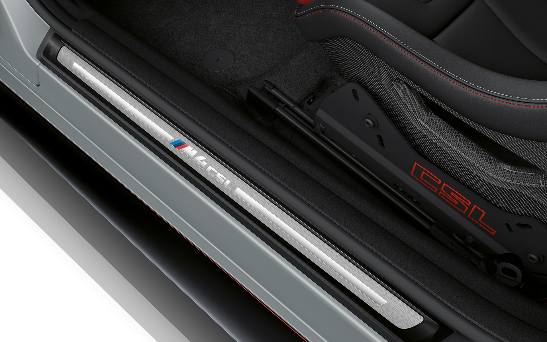 CSL påskrift og stafferede indstigningslister BMW M4 CSL G82 BMW M4 CSL G82 BMW Individual speciallakering Frozen Brooklyn Grey metallic CSL påskrift og stafferede indstigningslister