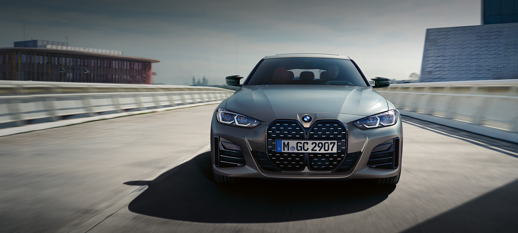 BMW M440i xDrive Gran Coupé G26 2021 BMW Individual Frozen Pure Grey metallic set forfra