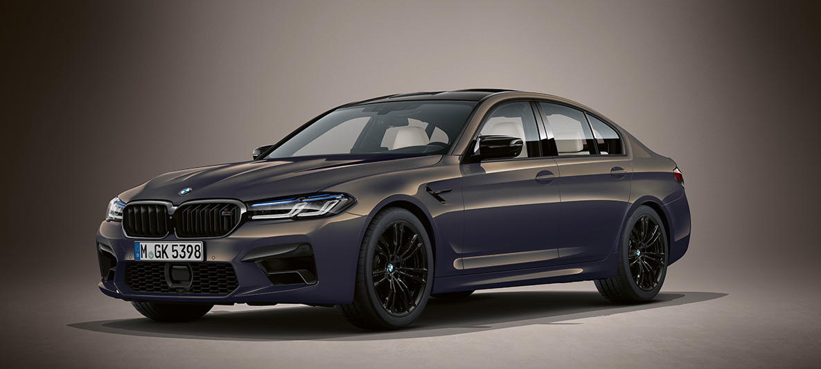 BMW Individual BMW M5 Sedan F90 2020 Alvit Grey metallic BMW Individual BMW M5 Sedan F90 LCI Facelift 2020 Alvit Grey metallic set forfra let drejet