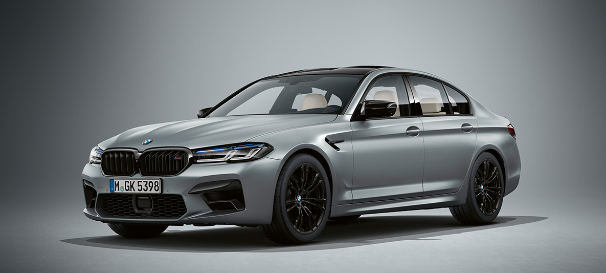 BMW Individual BMW M5 Sedan F90 2020 Frozen Bluestone metallic BMW Individual BMW M5 Sedan F90 LCI Facelift 2020 Frozen Bluestone metallic set forfra let drejet