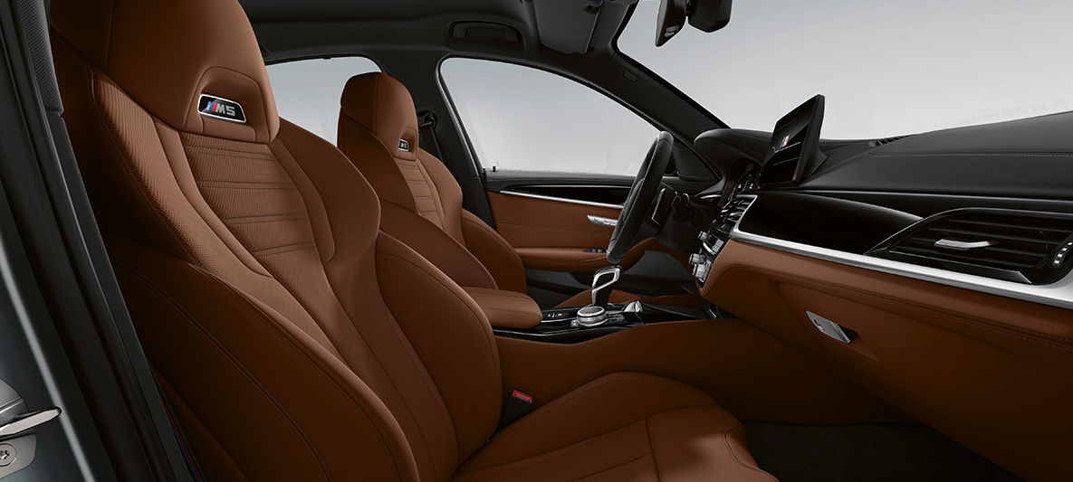 BMW Individual BMW M5 Sedan F90 2020 BMW Individual læderpakke "Merino" Tartufo/sort BMW Individual BMW M5 Sedan F90 LCI Facelift 2020 BMW Individual læderpakke "Merino" Tartufo/sort Kabine