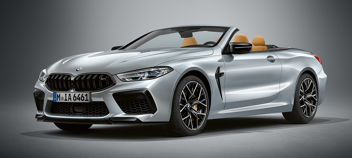 BMW Individual M8 Cabriolet i BMW Individual Pure metal Silver metallic. BMW Individual M8 Cabriolet i BMW Individual Pure metal Silver metallic set forfra let drejet