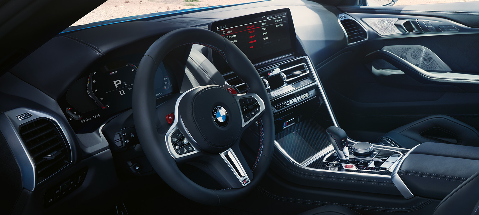 M læderrat BMW M8 Competition Coupé F92 LCI Facelift 2022 cockpit BMW M8 Competition Coupé F92 LCI Facelift 2022 cockpit Control Display M læderrat