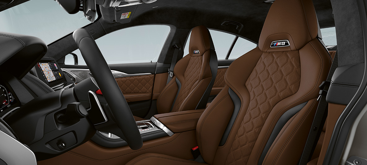 M sportssæde i 'Merino'-læder BMW M8 Gran Coupé M sportssæde med M8 logo i 'Merino'-læder BMW M8 Gran Coupé F93 2020 kabine