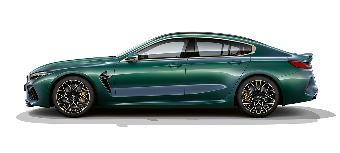 BMW M8 Gran Coupé First Edition set fra siden BMW M8 Gran Coupé First Edition F93 2020 BMW Individual Aurora Diamond Green Metallic set fra siden