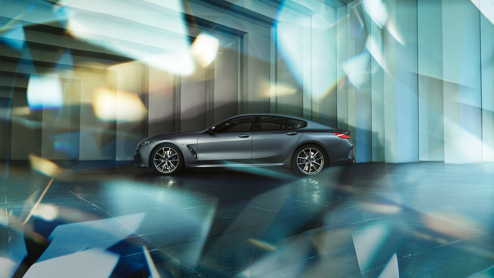 Coupé-silhuet BMW M850i xDrive Gran Coupé Coupé-silhuet BMW M850i xDrive Gran Coupé G16 2019 BMW Individual Frozen Bluestone Metallic set fra siden